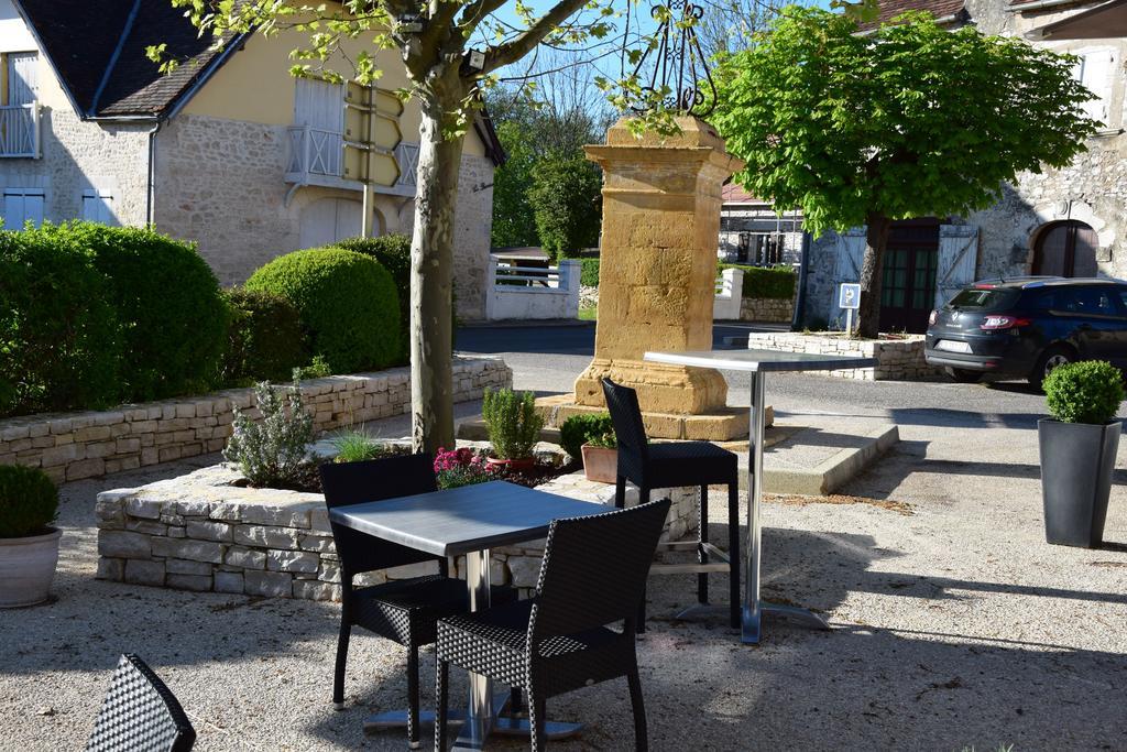 Le Petit Relais Hotel Calès Eksteriør billede